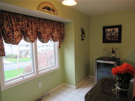 4th image of 39 Waterview Dr Unit A