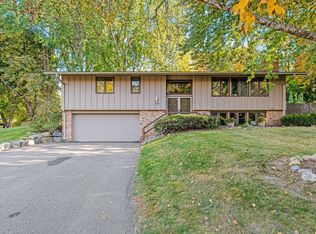 2670 Queensland Ln N, Plymouth, MN 55447