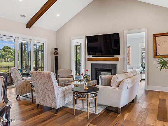 4th image of 3164 Beaver Creek Drive SE