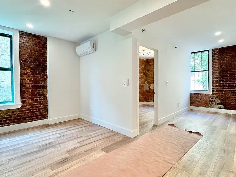 16 Howard Ave #2A — Photo 4