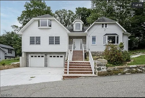 64 Mountainview Ave Photo 1