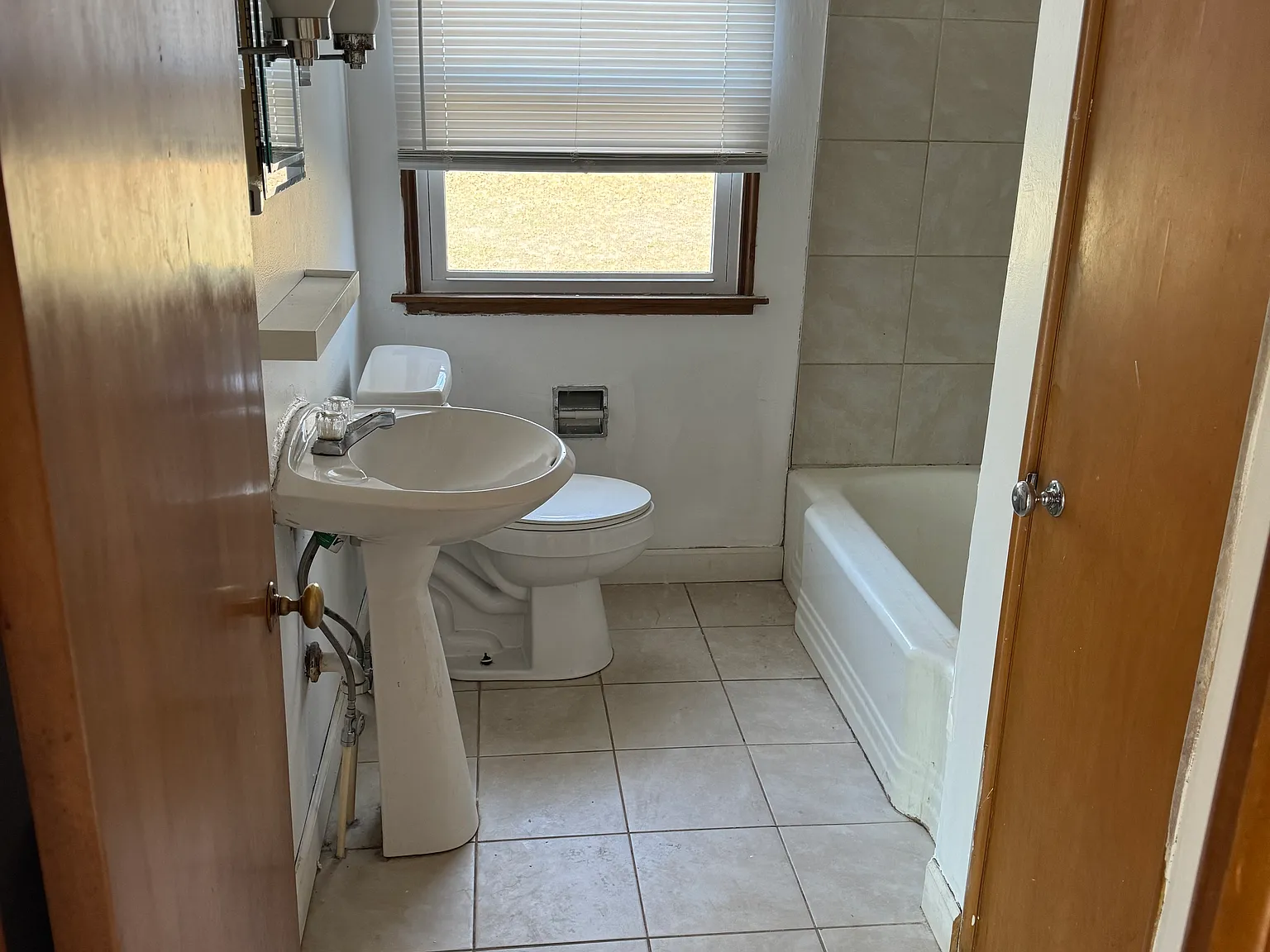 2 bed, 920 sqft, $1,300 — Photo 3