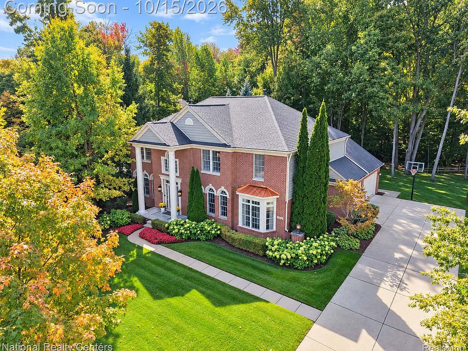 1st image of 48155 Roundstone Ct