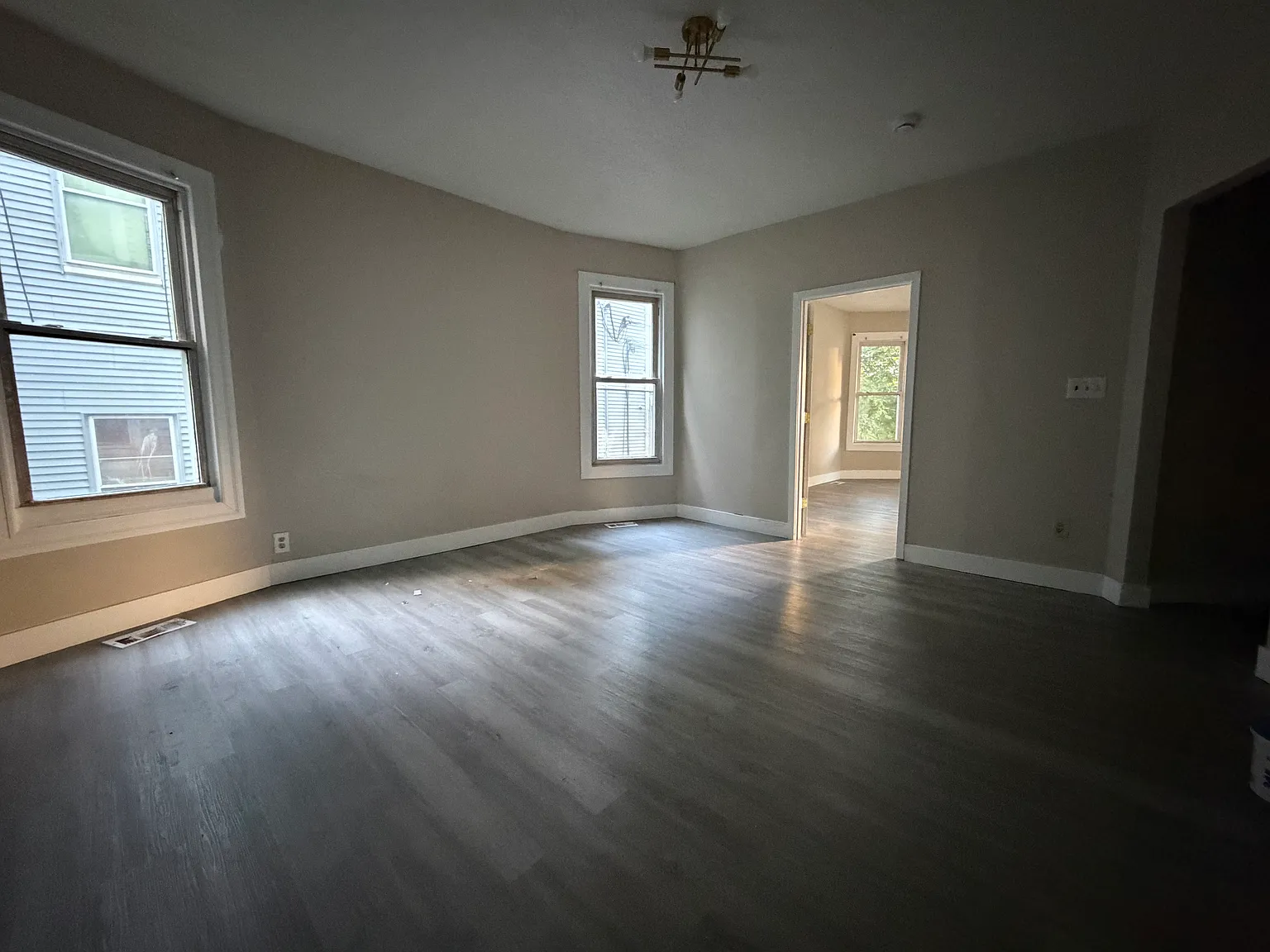 4 bed, 1100 sqft, $1,845 — Photo 1