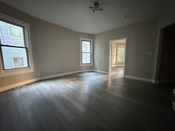 304 Willow St #1, Waterbury, CT 06710