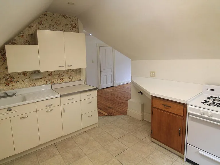939 S Trenton Ave #3 — Photo 3