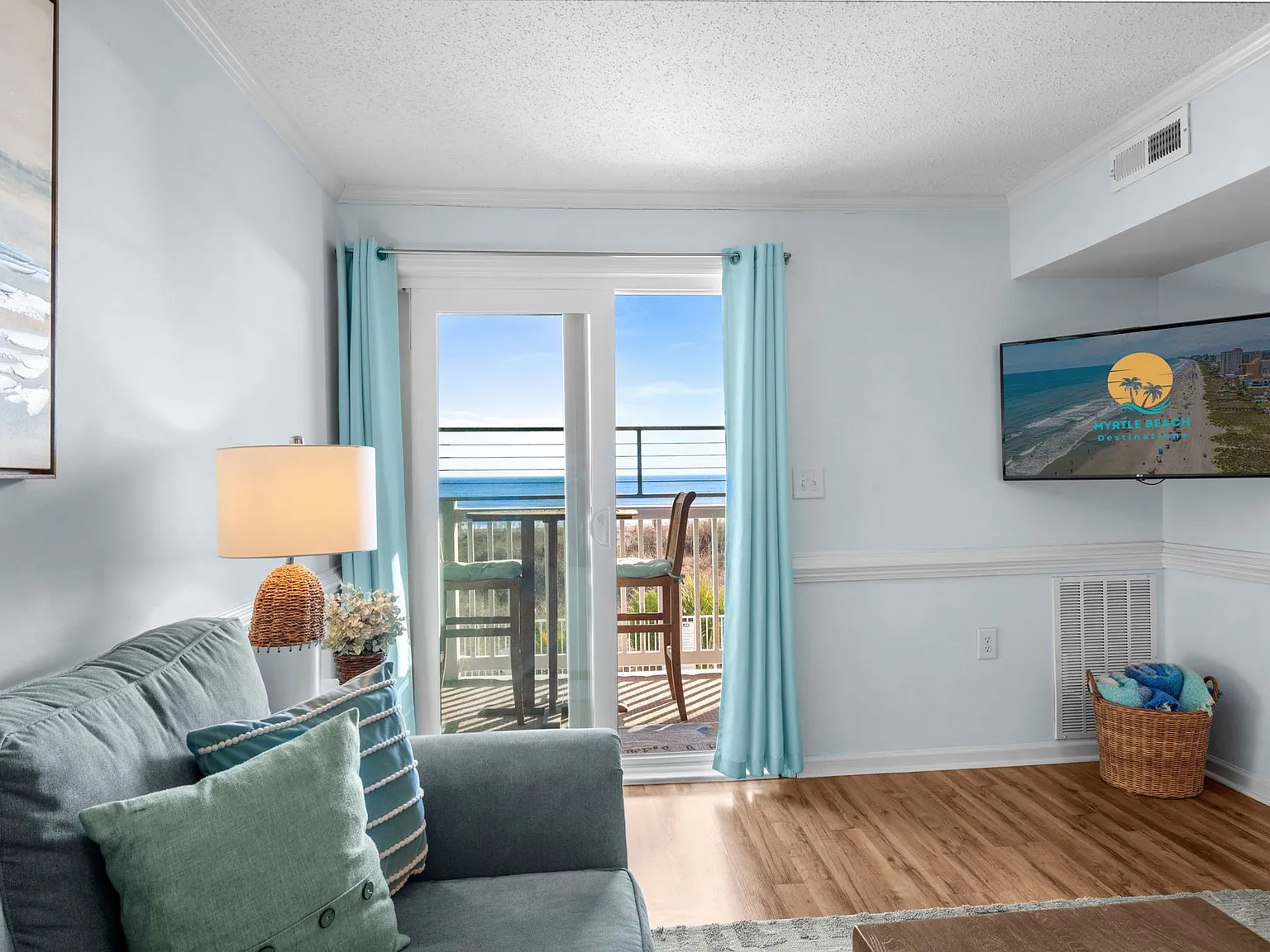 2 bed, 900 sqft, $1,900 — Photo 3