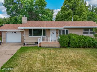 1070 4th Ave E, Dickinson, ND 58601