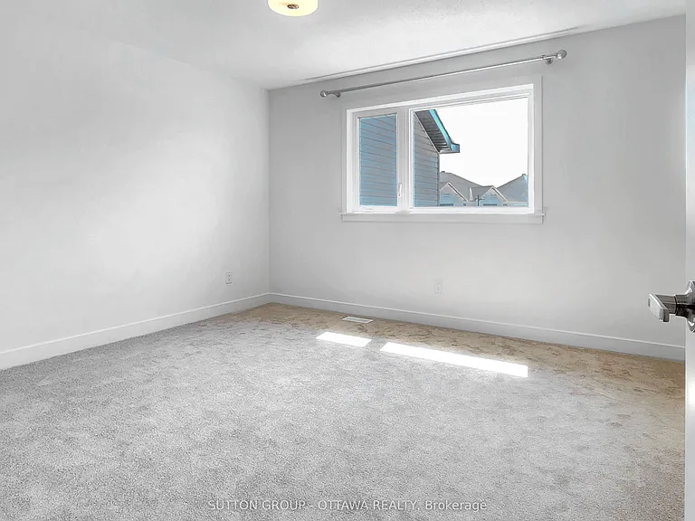 274 Darjeeling Ave — Photo 17