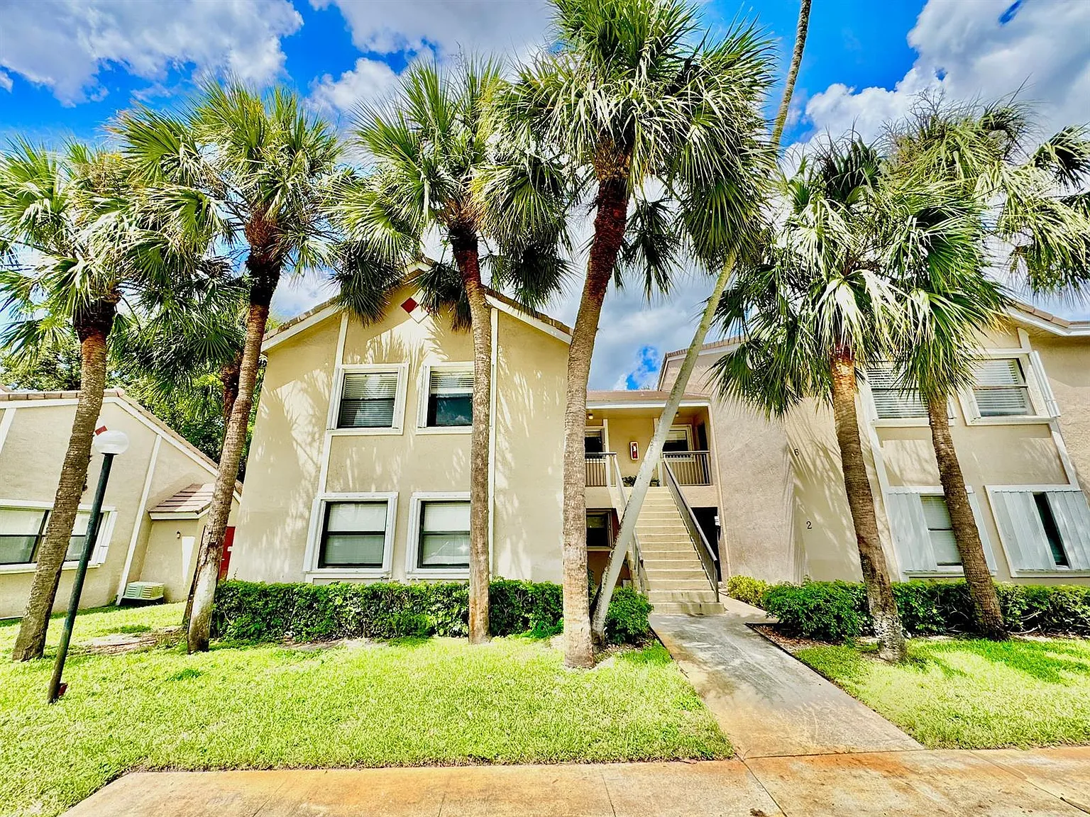 3 bed, 1357 sqft, $2,600 — Photo 1