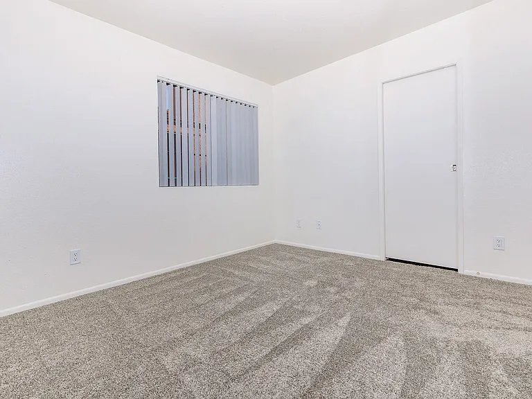 Winterhaven Terrace — Photo 8