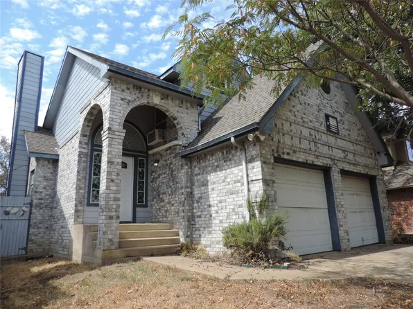 6825 Driffield Cir W, North Richland Hills, TX 76182