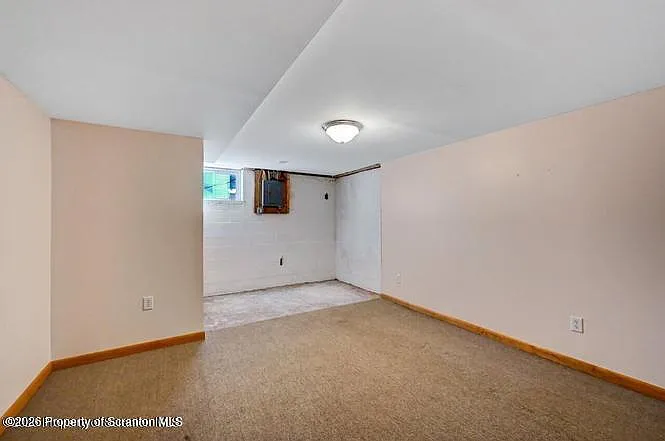 1020 W Market St — Photo 20