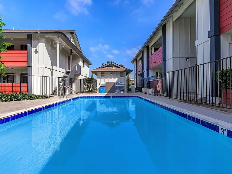 Hollister Creek Village — Photo 1