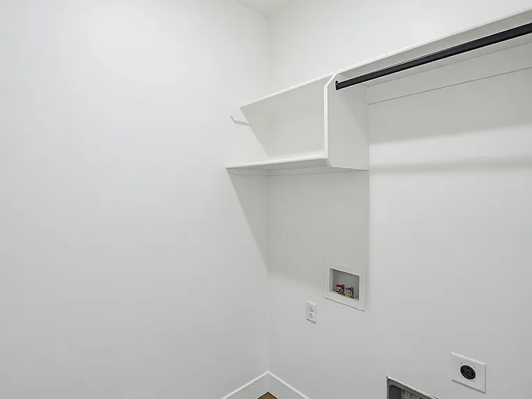 475 E River Ln — Photo 19
