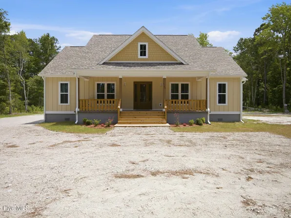 2102 Midway Road SE, Bolivia, NC 28422