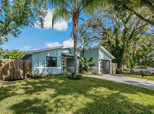 727 Merlins Ct, Tarpon Springs, FL 34689