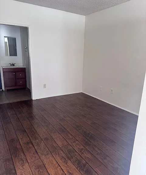 15511 Parthenia St #209 — Photo 4