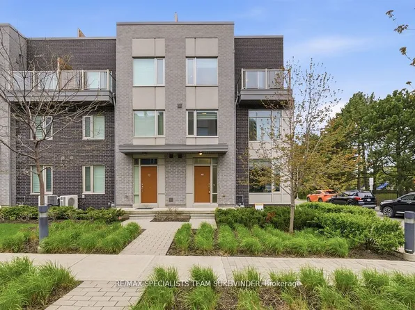 18 Applewood Ln #25, Toronto, ON M9C 0C1