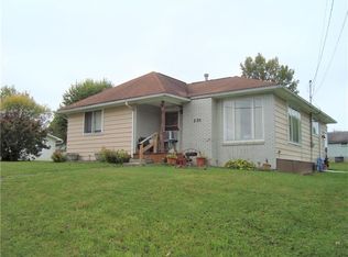 220 Park Dr, Mercer, PA 16137