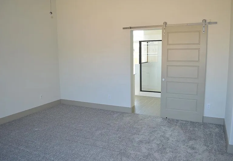 2430 Bastidas Dr — Photo 28