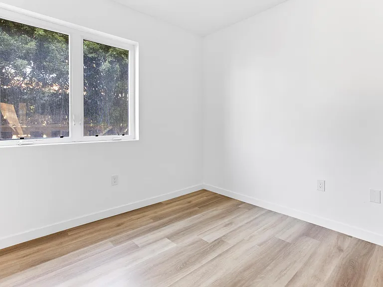 900 S Harvard Blvd #201 — Photo 16