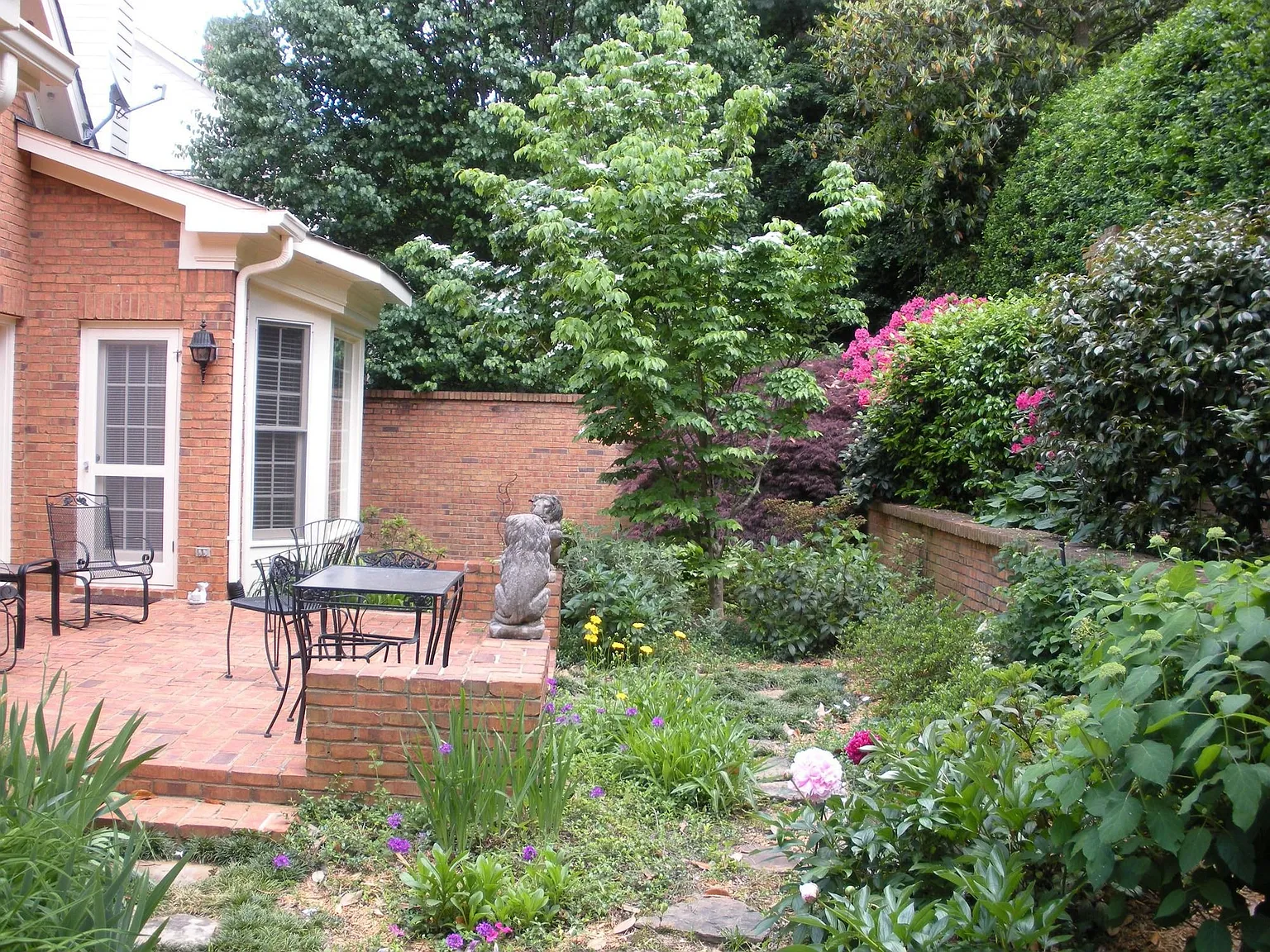 451 Ivy Park Ln NE photo 1