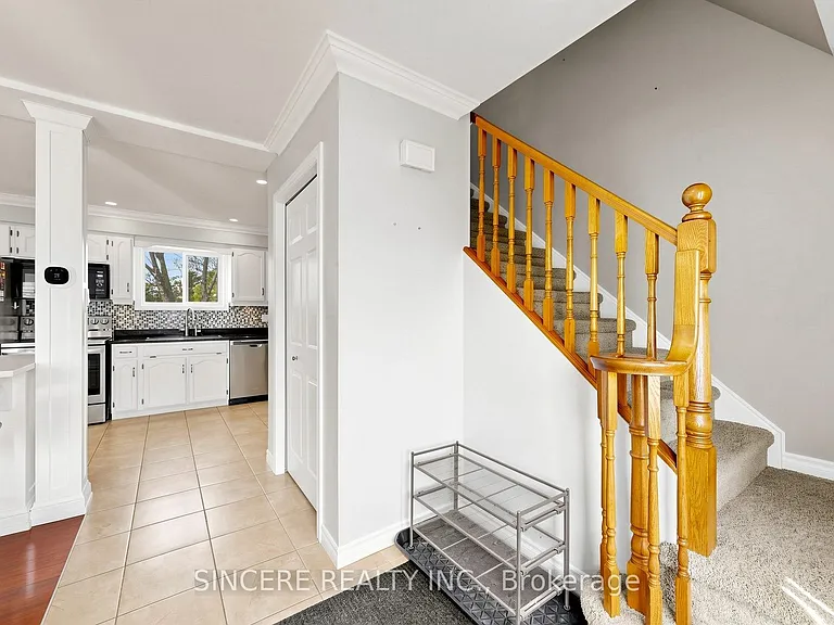 592 Canewood Cres — Photo 20