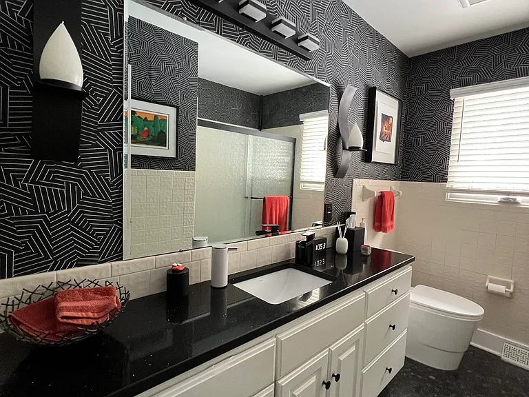 main bathroom with quartz countertop