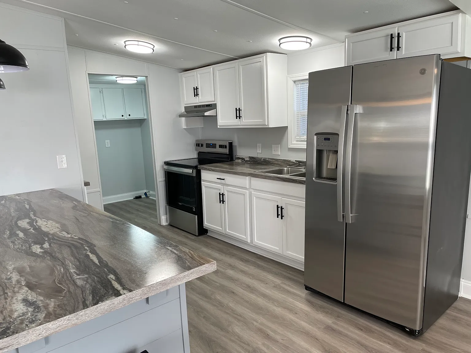 2 bed, $1,650 — Photo 2