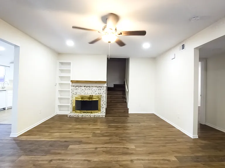 7618 Thistle Ln — Photo 3