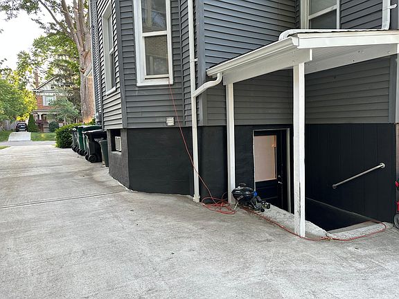 5th image of 3644 Zumstein Ave #1