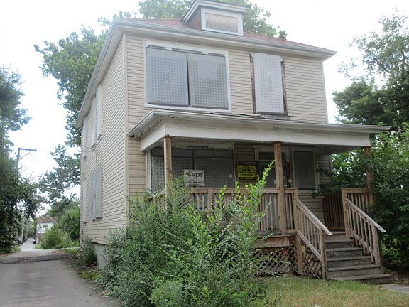 2nd image of 6715 S Bishop St