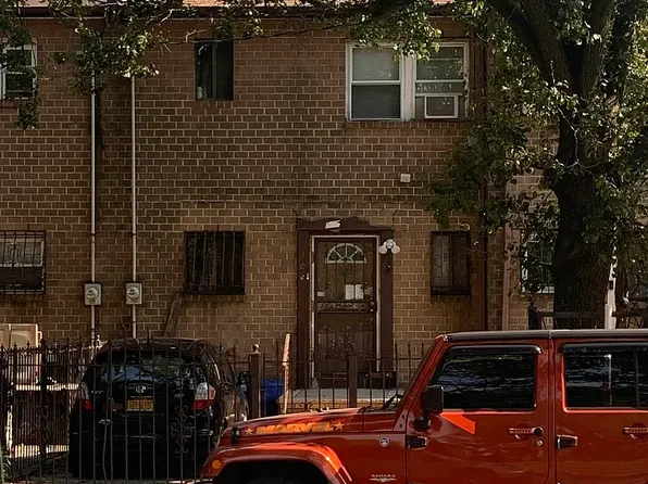 304 Newport St, Brooklyn, NY 11212