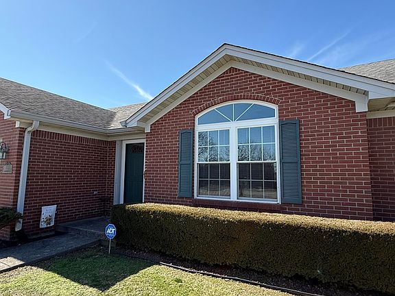 4th image of 1006 Heathcliff Dr