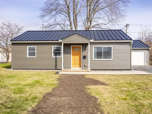 17 Beechcraft Dr, Rochester, NY 14606