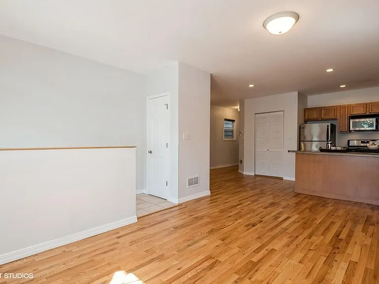 1444 W School St — Photo 7