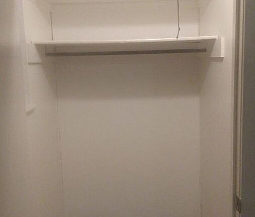 2nd image of 431 Greenup St Unit 7