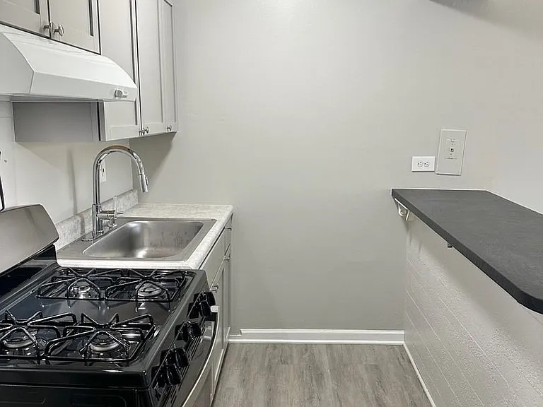 1940 Mark Ave #7 — Photo 3