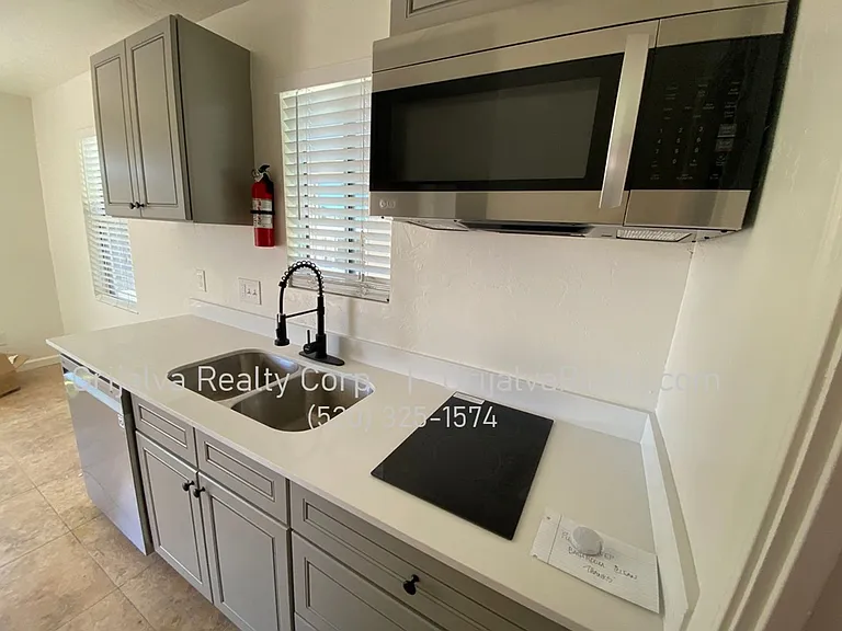 1030 Lee — Photo 23
