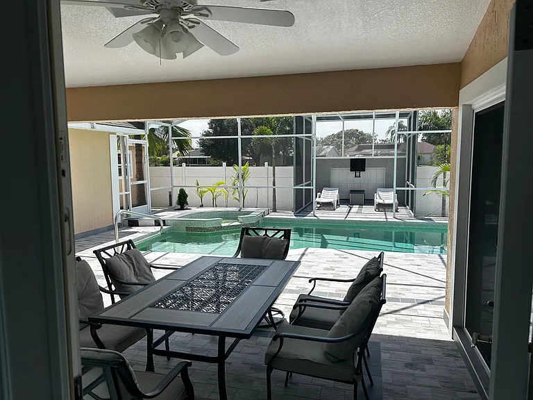 548 Loma Bonita Dr — Photo 16