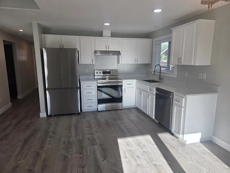 NE Yellowpine Rd — Photo 12
