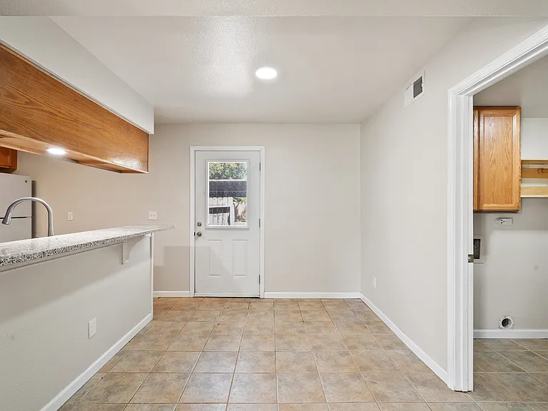 304 S 2nd St #330 — Photo 23