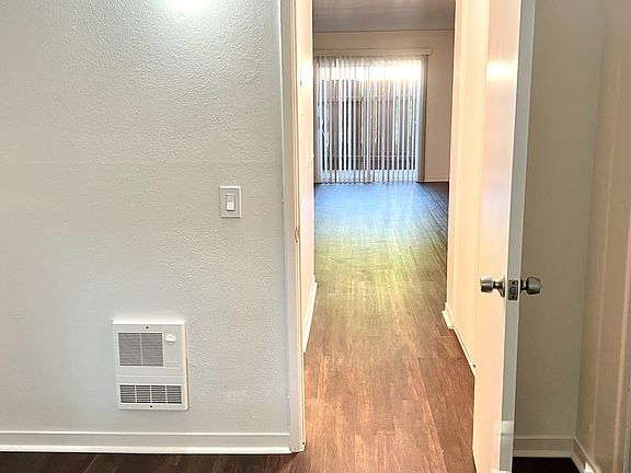 3rd image of 1000-1042 W Orange St #1020-C03
