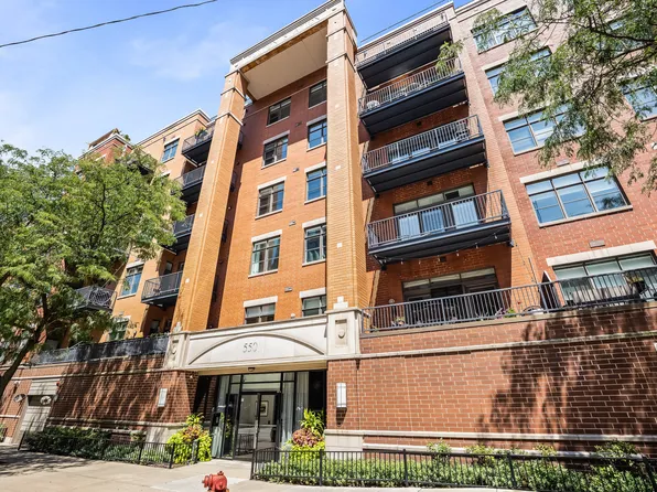 550 W Fulton St APT 307, Chicago, IL 60661