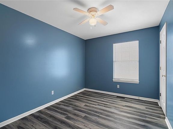 3rd image of 612 SE Jonathon Ave