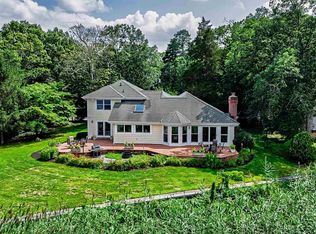 1303 W Riverside Dr, Mays Landing, NJ 08330