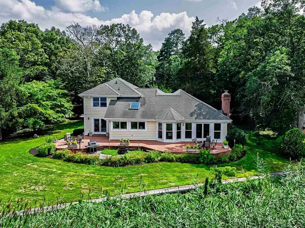 1303 W Riverside Dr, Mays Landing, NJ 08330