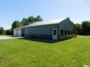 3440 Lazy Acre Rd, Salem, IL 62881