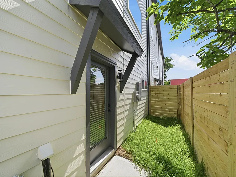 1400 Cedar Post Ln — Photo 30